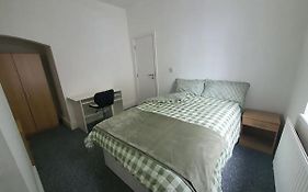 Double Bed L1 Burnley City Centre